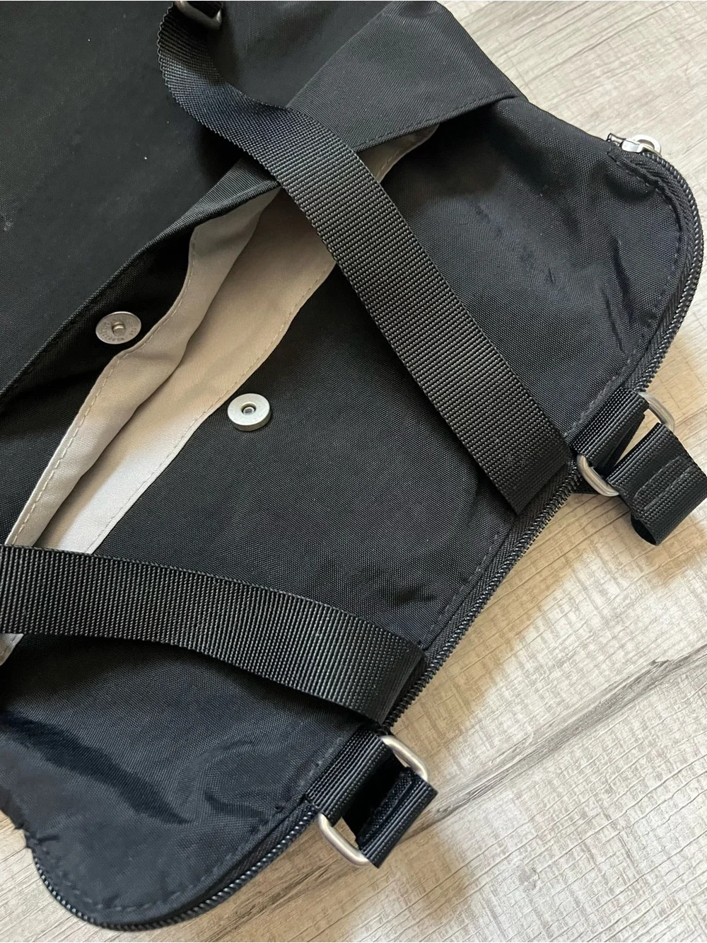 BAGGALLINI Jessica Black Convertible Backpack Tote Silver Hardware Travel